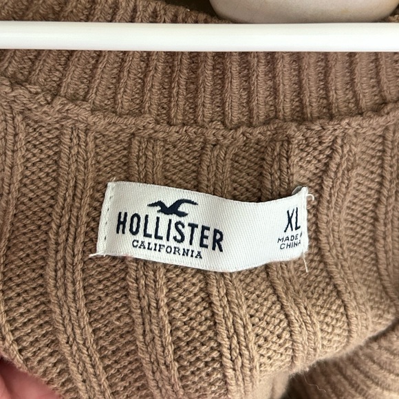 Brown Button up Hollister Cardigan🤎💗 - Picture 3 of 3